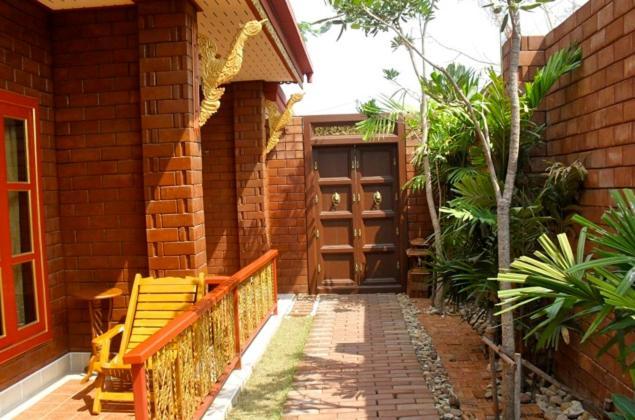 Irawadee Resort Mae Sot Exteriör bild