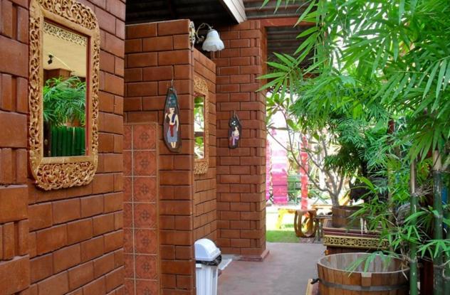 Irawadee Resort Mae Sot Exteriör bild
