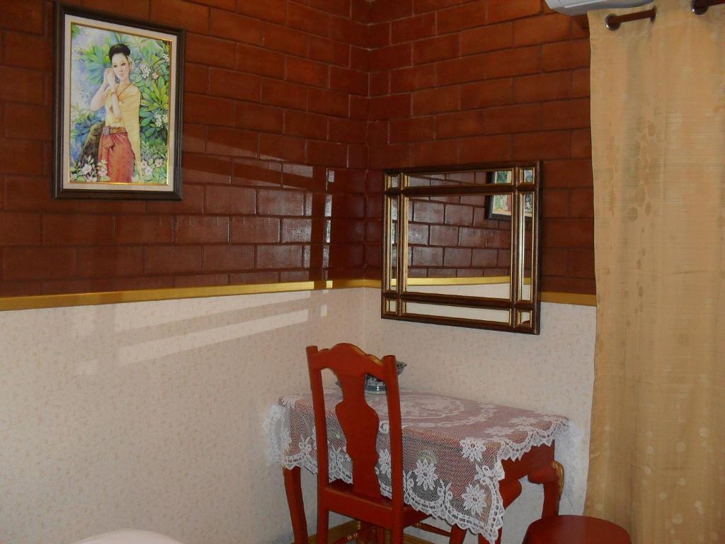 Irawadee Resort Mae Sot Rum bild