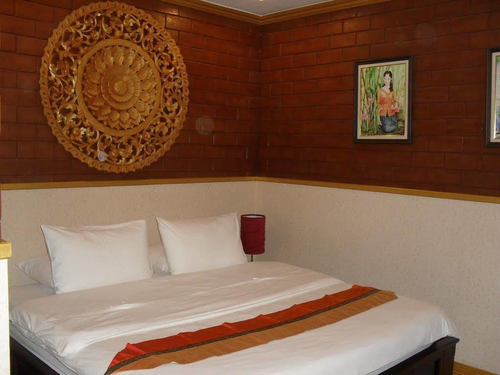 Irawadee Resort Mae Sot Exteriör bild